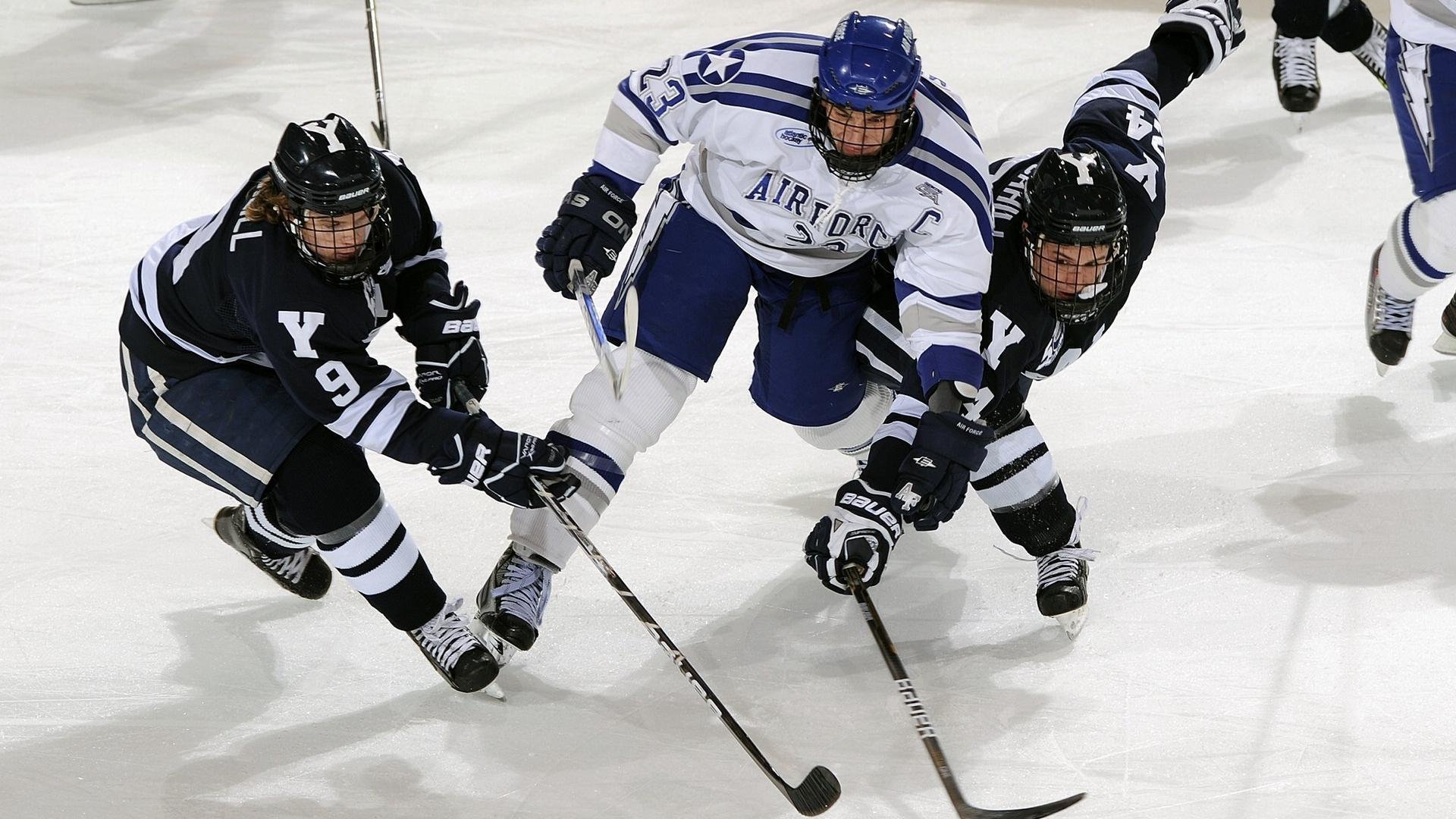 官方：意大利裁判组执法巴黎vs拜仁焦点战，马里亚尼任主裁，巴黎意大利门将