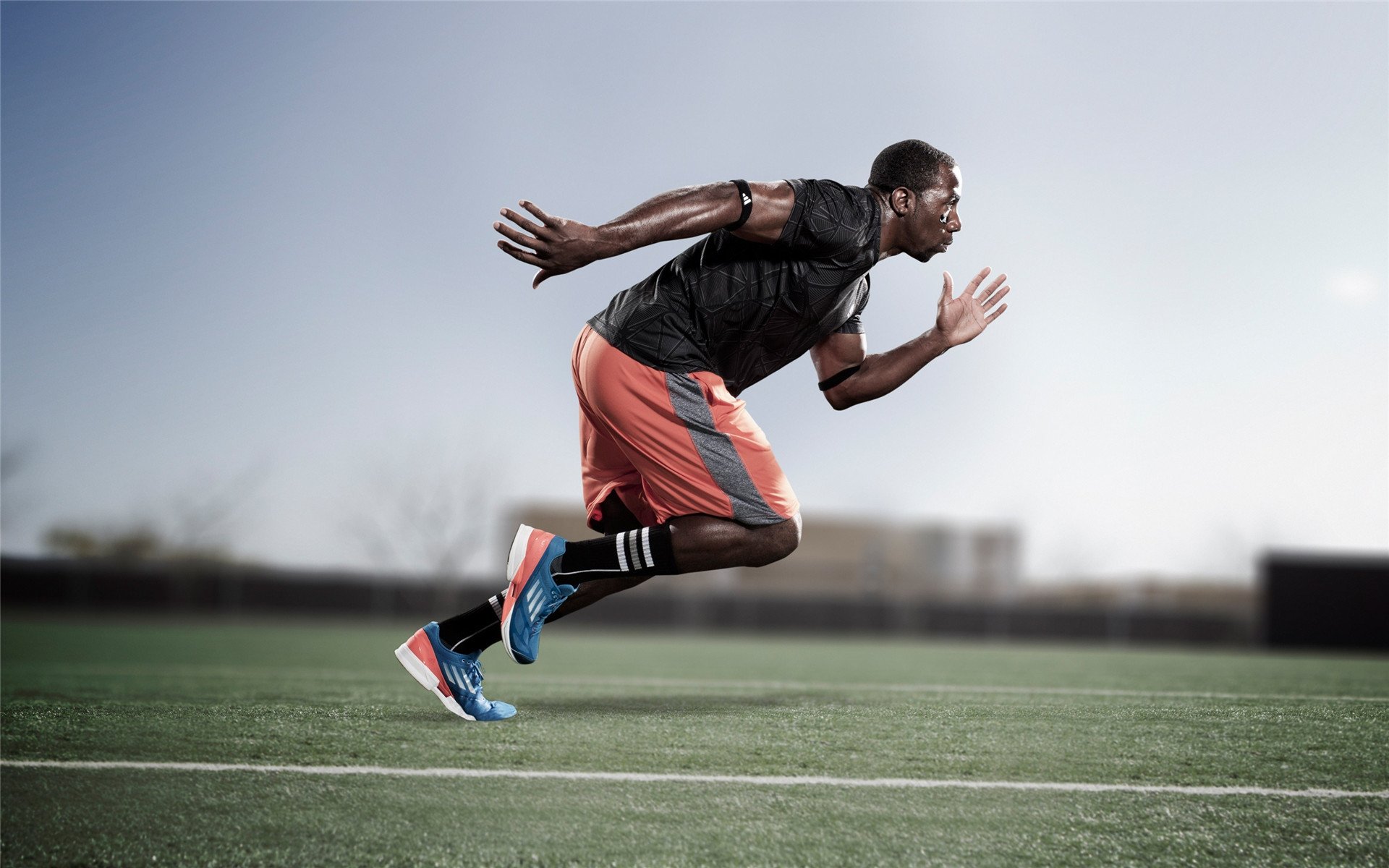 球队在交易截止日前完成重磅换人，球员被交易了是什么意思